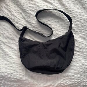BAGGU medium crescent bag — black